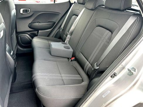 Used 2024 Hyundai Venue SEL FWD image 21