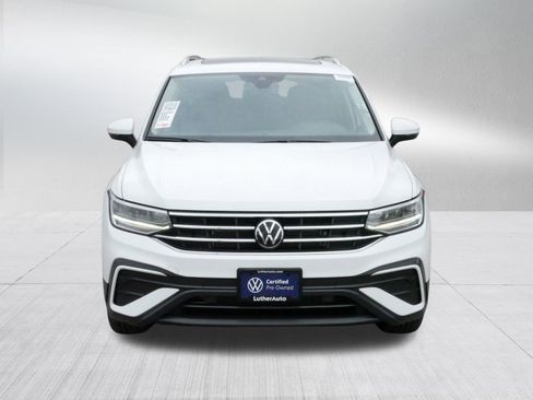 Certified 2024 Volkswagen Tiguan SE w/ Panoramic Sunroof Package image 2