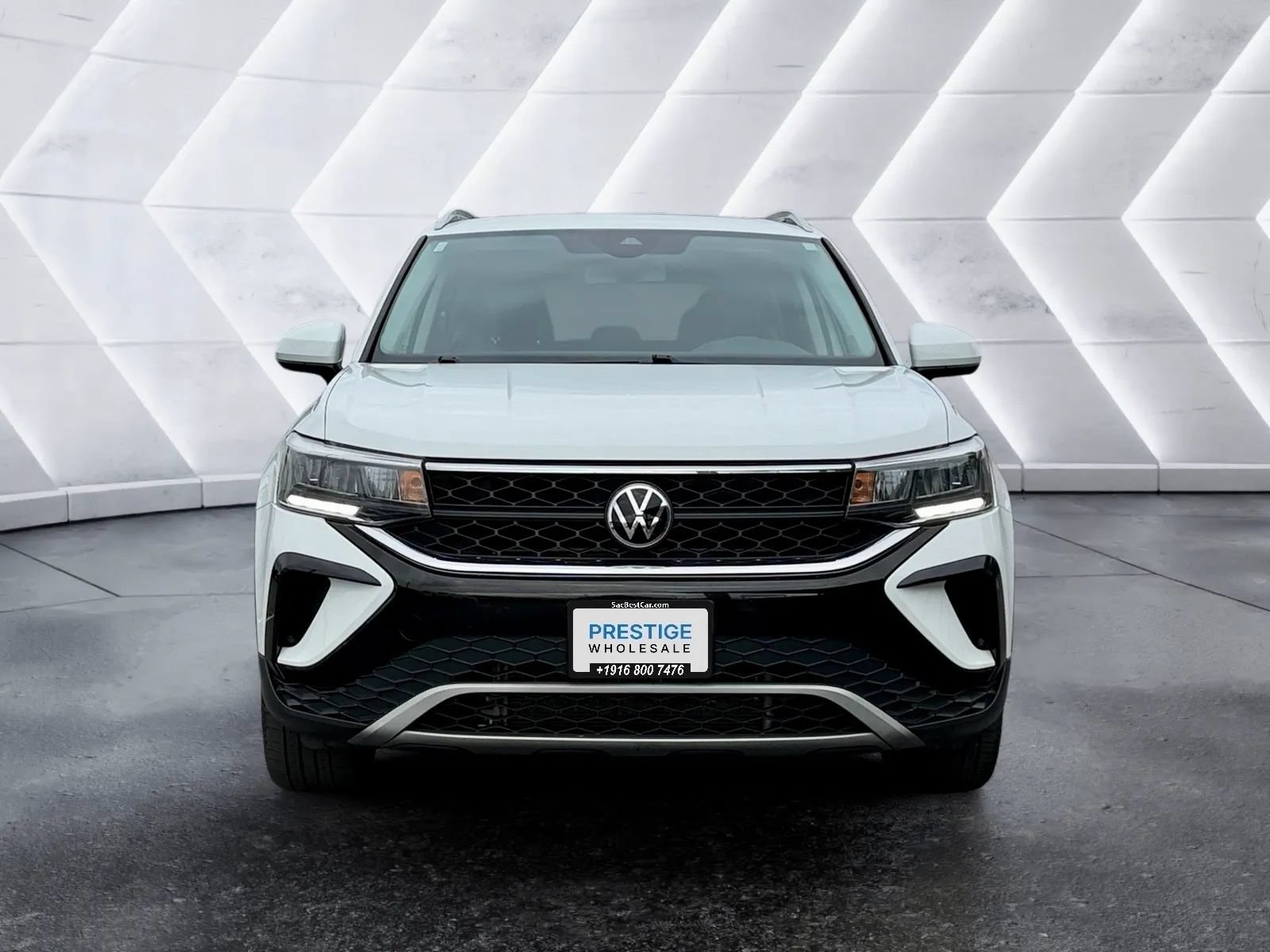 Used 2022 Volkswagen Taos SE w/ Panoramic Sunroof Package AWD/4WD image 5