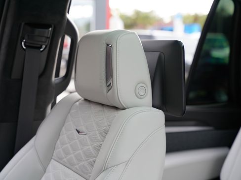 Used 2026 Cadillac Escalade V w/ LPO, ONYX Package image 22