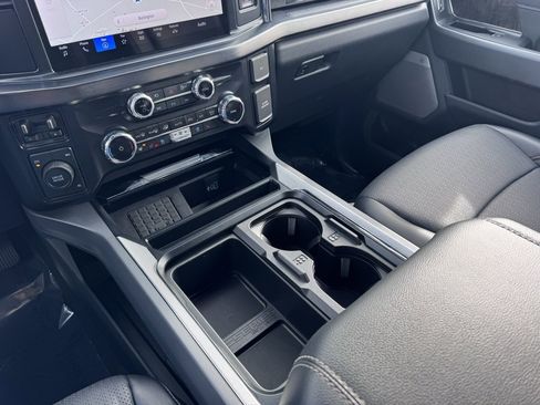 Used 2025 Ford F450 Lariat image 23