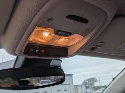 Used 2023 Buick Encore GX Essence image 10