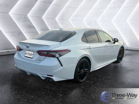 Used 2023 Toyota Camry XSE image 5
