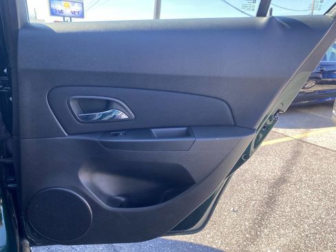 Used 2014 Chevrolet Cruze LT image 18