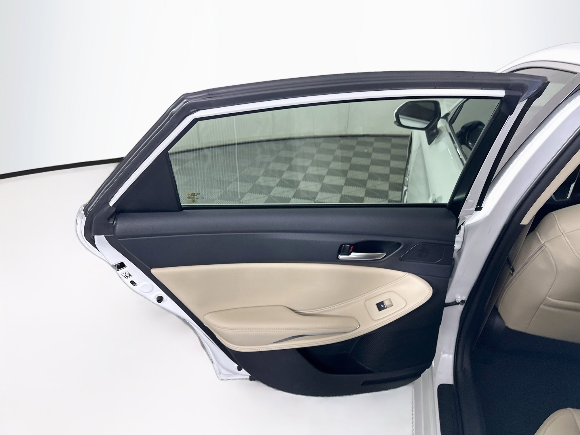 Used 2020 Toyota Avalon XLE w/ Moonroof Package FWD image 27