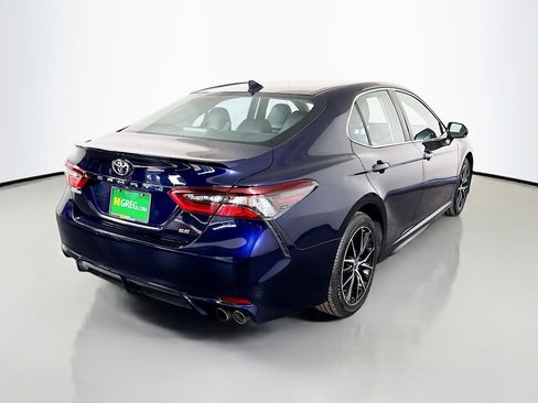 Used 2022 Toyota Camry SE image 10