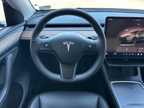 Used 2023 Tesla Model Y Long Range AWD/4WD image 14