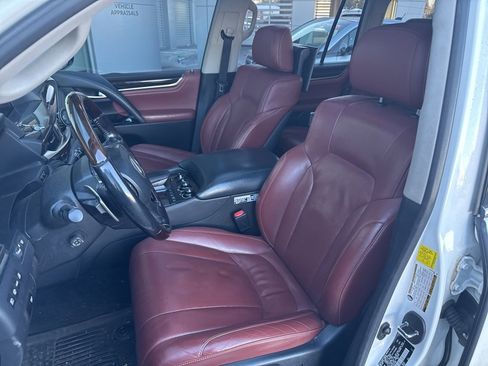 Used 2017 Lexus LX 570 4WD image 14