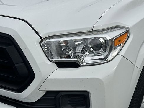 Used 2021 Toyota Tacoma SR AWD/4WD image 11