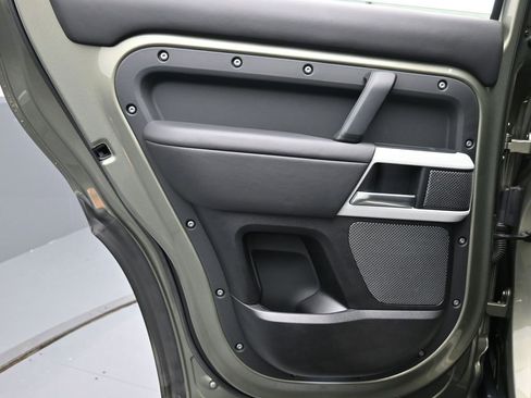 Used 2020 Land Rover Defender 110 HSE image 18