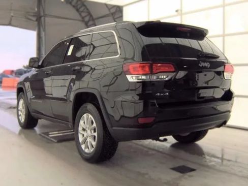 Used 2021 Jeep Grand Cherokee Laredo AWD/4WD image 4