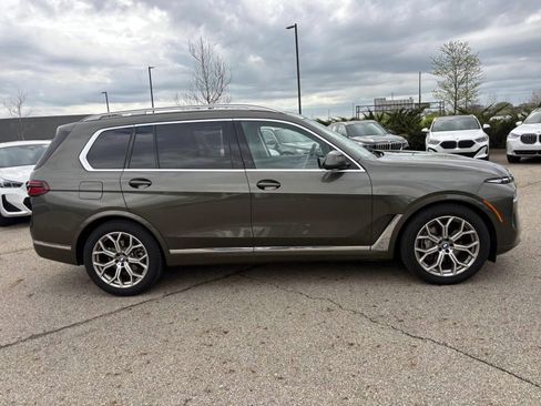 Used 2026 BMW X7 xDrive40i w/ Premium Package AWD/4WD image 4