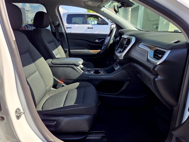 Used 2021 GMC Acadia SLE w/ Driver Convenience Package FWD image 19
