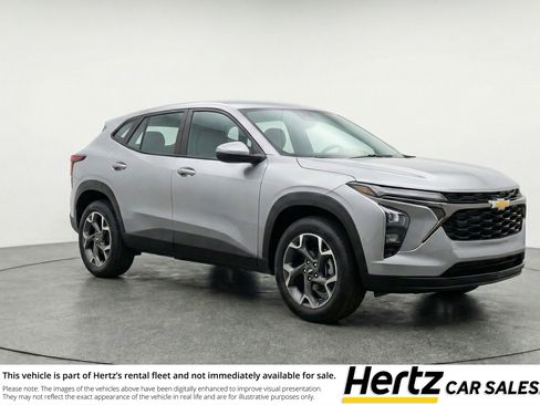 Used 2025 Chevrolet Trax LT FWD image 1