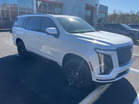 Certified 2025 Cadillac Escalade Sport Platinum image 1