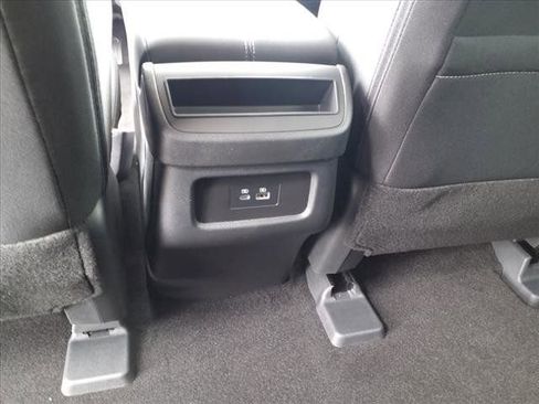 New 2025 Nissan Pathfinder S image 30