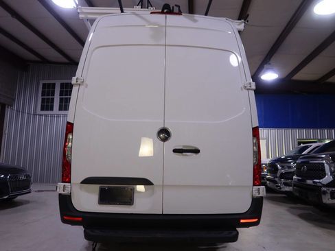 Used 2023 Mercedes-Benz Sprinter 2500 image 4