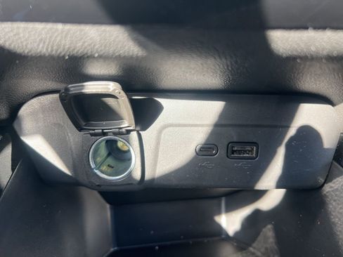 Used 2025 Chevrolet Trax RS w/ Driver Confidence Package image 22