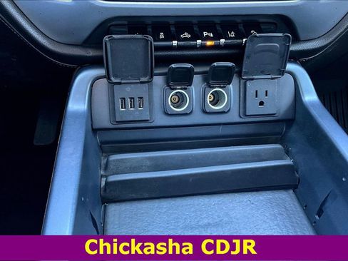 Used 2014 GMC Sierra 1500 SLT w/ SLT Crew Cab Value Package image 16