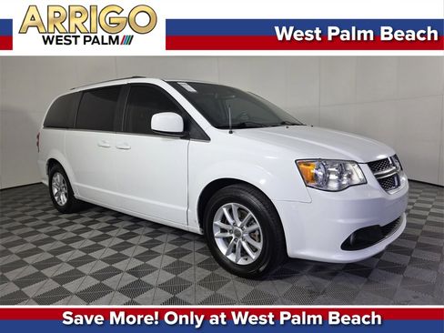 Used 2019 Dodge Grand Caravan SXT image 1