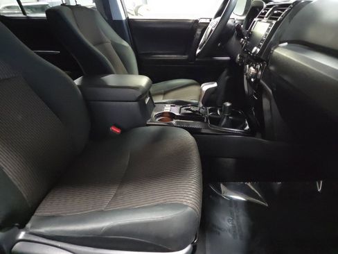 Certified 2024 Toyota 4Runner TRD Off-Road image 20