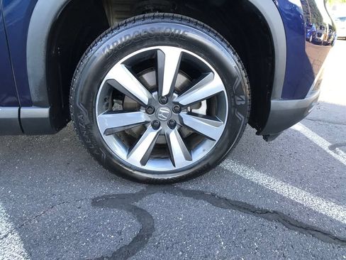 Certified 2024 Honda Pilot Touring image 5