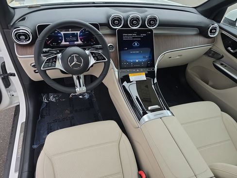 Certified 2025 Mercedes-Benz GLC 300 4MATIC image 18