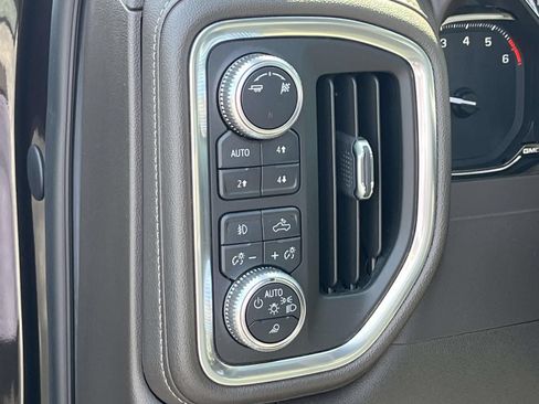 Used 2019 GMC Sierra 1500 SLT w/ SLT Premium Plus Package AWD/4WD image 28