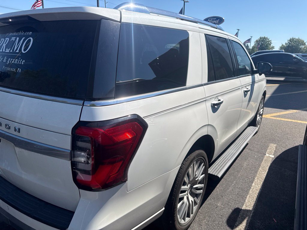 Used 2023 Ford Expedition Platinum AWD/4WD image 5