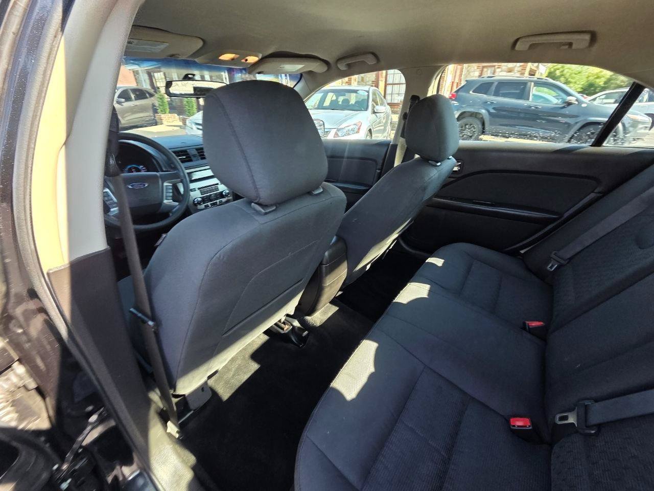 Used 2011 Ford Fusion SE FWD image 14