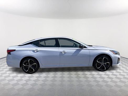 Used 2025 Nissan Altima 2.5 SR FWD image 17