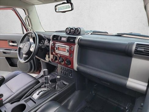 Used 2011 Toyota FJ Cruiser 4WD image 16