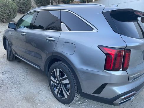 Used 2023 Kia Sorento EX w/ Panoramic Sunroof Package AWD/4WD image 6