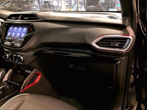 Used 2023 Chevrolet TrailBlazer RS w/ Sun and Liftgate Package image 13