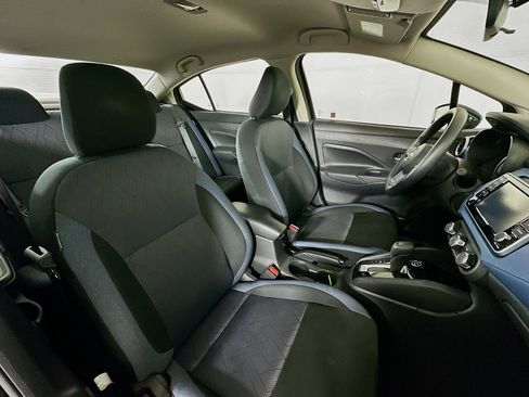 Used 2025 Nissan Versa SV image 29