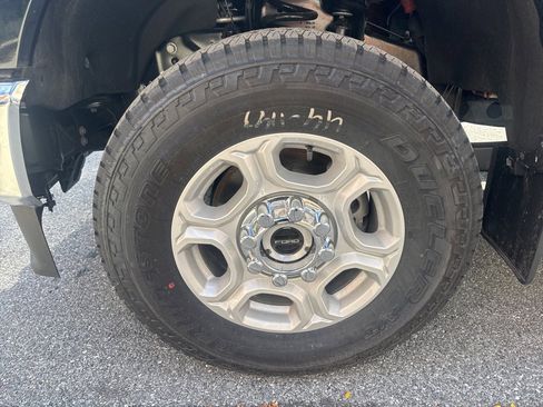 New 2025 Ford F350 XLT w/ FX4 Off-Road Package image 10