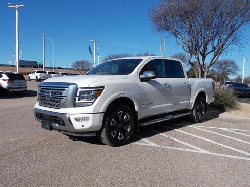 Used 2023 Nissan Titan Platinum Reserve w/ Moonroof Package image 2