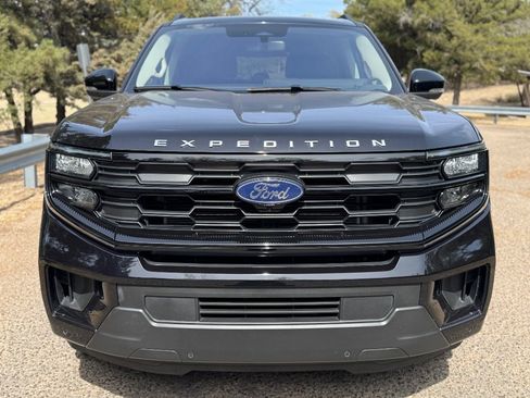 Used 2025 Ford Expedition Max Active AWD/4WD image 2