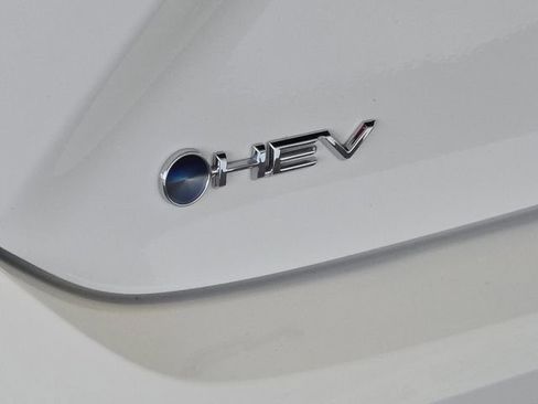 Used 2025 Toyota Camry LE image 11