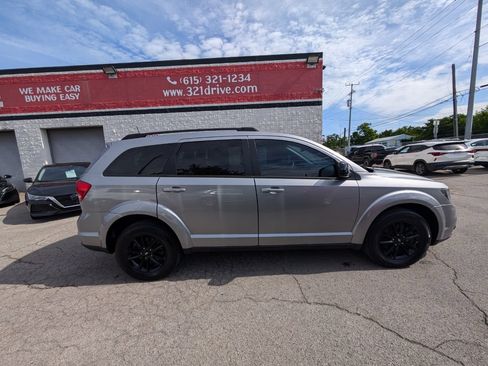 Used 2019 Dodge Journey SE w/ Connectivity Group FWD image 5