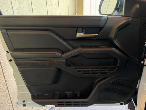 Used 2025 Toyota Tacoma Limited AWD/4WD image 79
