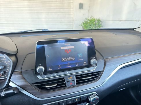 Used 2024 Nissan Altima 2.5 SV image 21