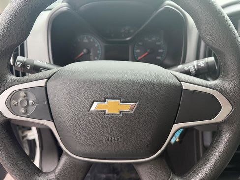 Used 2020 Chevrolet Colorado W/T w/ WT Convenience Package AWD/4WD image 22