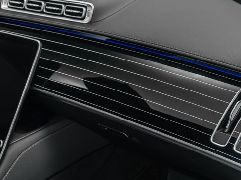 Used 2025 Mercedes-Benz S 580 4MATIC Sedan image 30