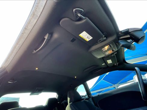 Used 2022 Dodge Challenger SXT w/ Driver Convenience Group image 12