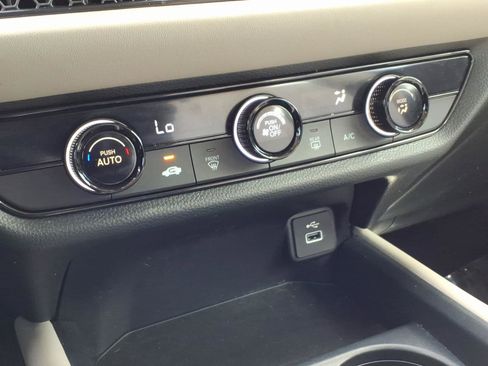 Used 2023 Honda HR-V LX image 28
