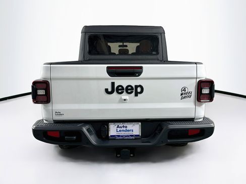 Used 2023 Jeep Gladiator Willys image 6