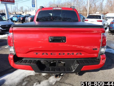 Used 2021 Toyota Tacoma TRD Off-Road image 5