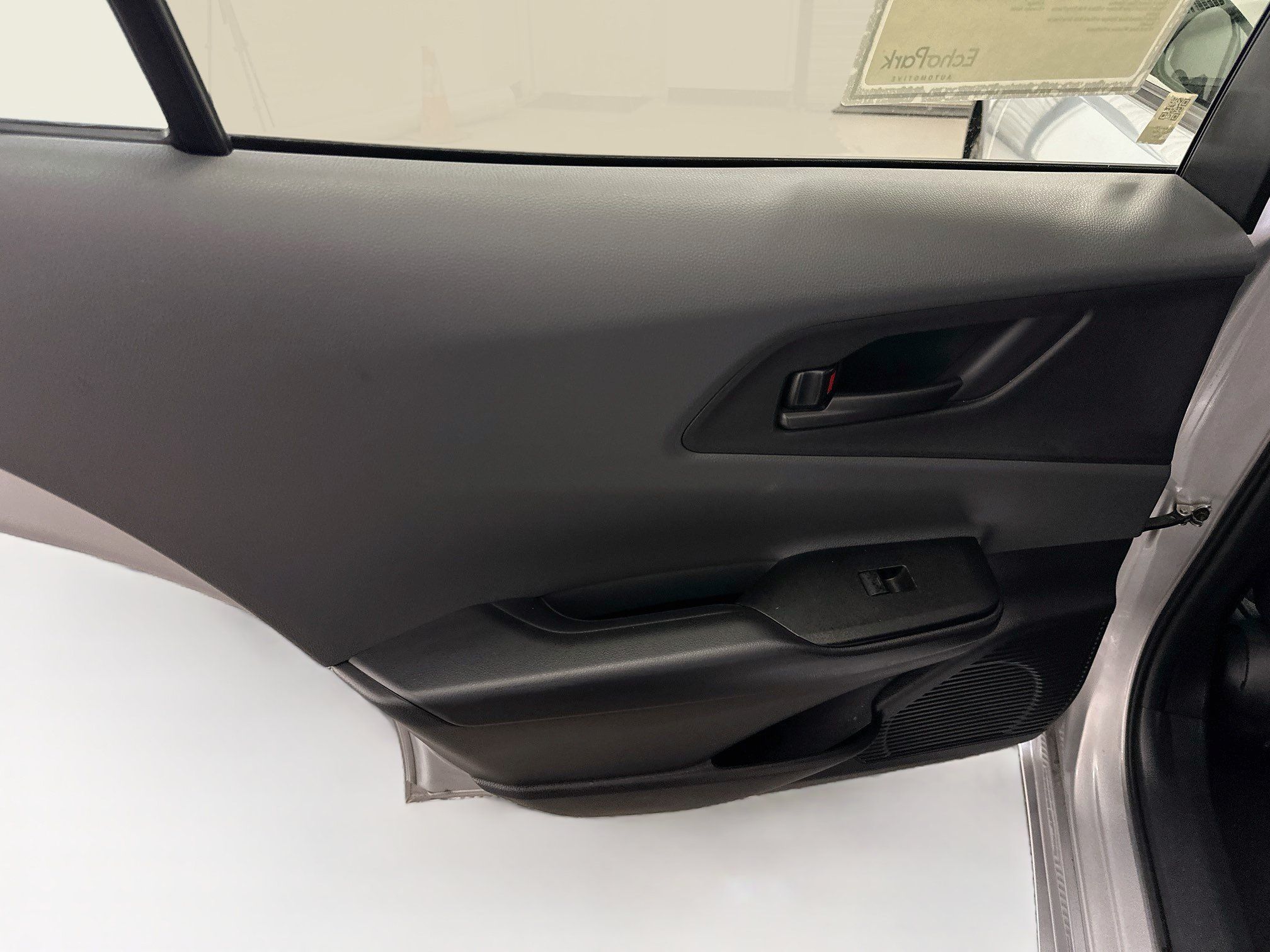 Used 2025 Toyota Prius LE FWD image 27