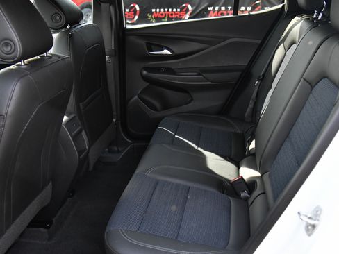 Used 2025 Buick Envista Preferred image 36